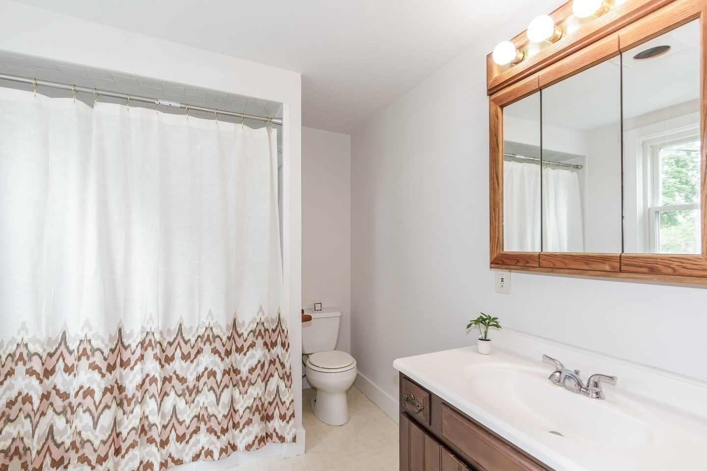 10 Elm Ct Andover — Photo 9 of 34