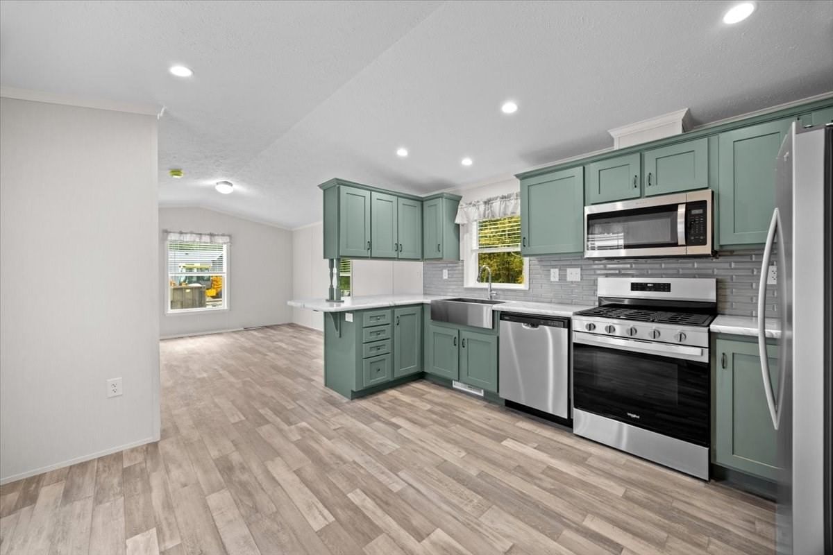 1540 Broadway #23 Raynham — Photo 4 of 12