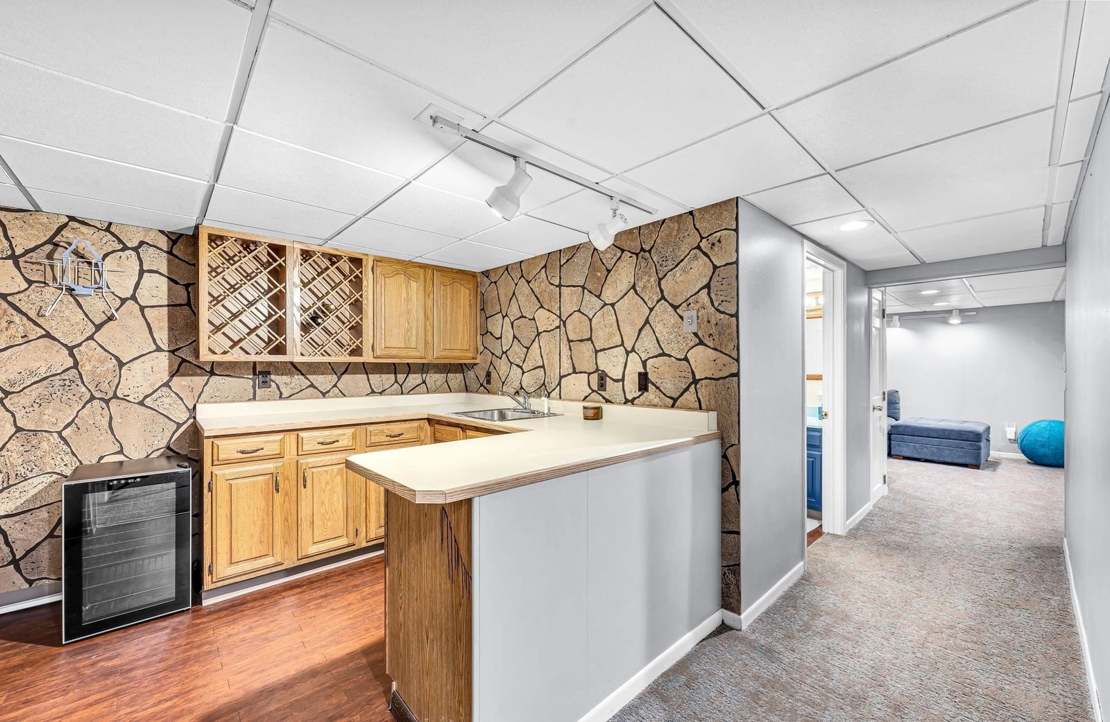 908 Frank Smith Rd Longmeadow — Photo 30 of 42