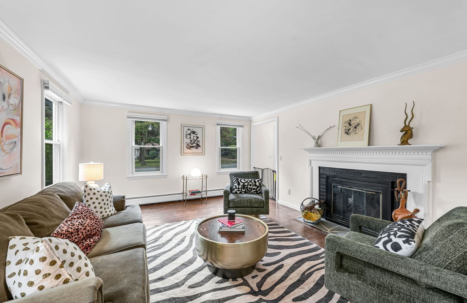 908 Frank Smith Rd Longmeadow — Photo 5 of 42