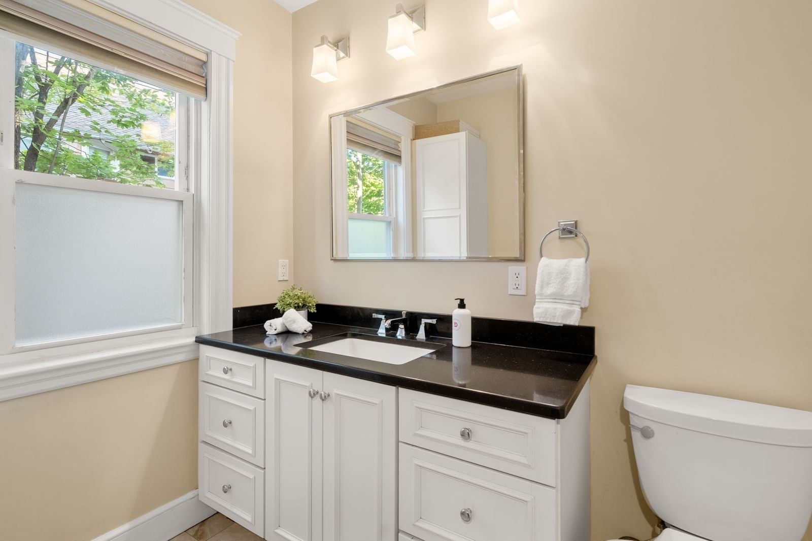 29 Winslow Rd #29 Belmont — Photo 16 of 20