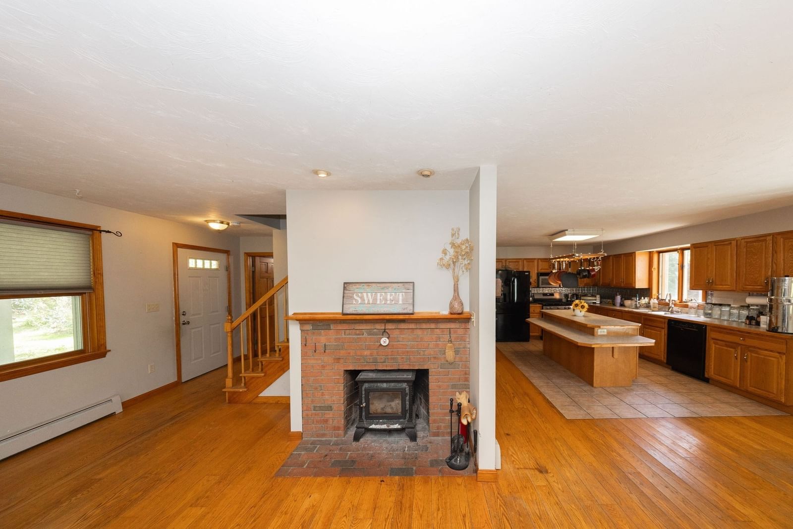 152 Pierce Rd West Brookfield — Photo 3 of 40