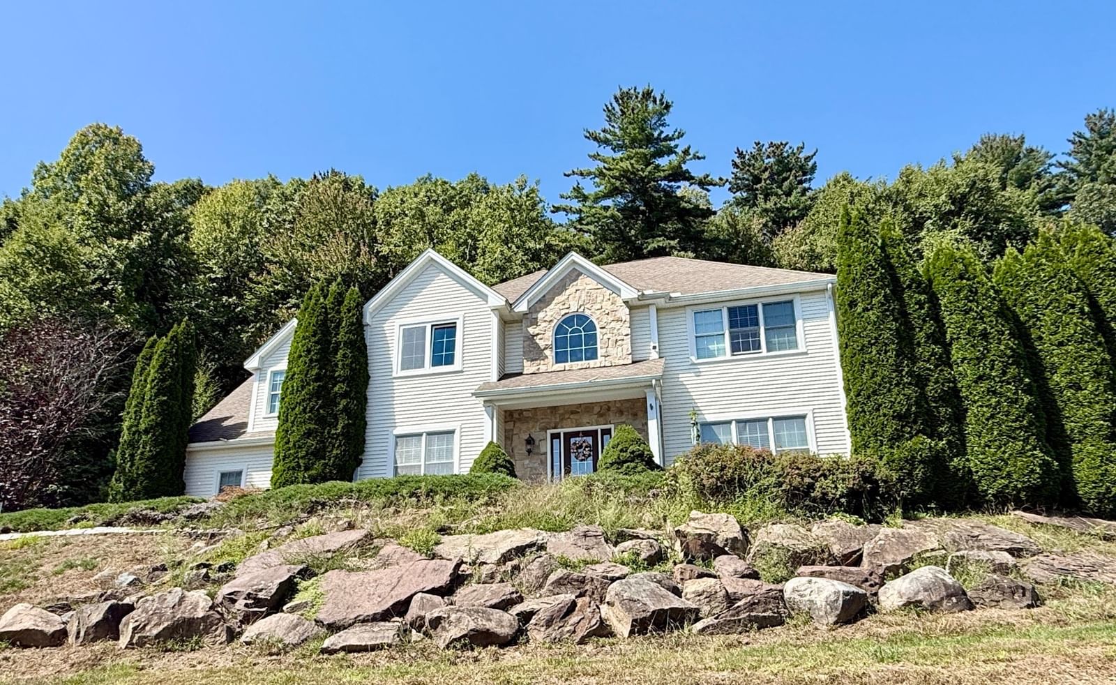 41 Plumtree Way Agawam — Photo 2 of 22