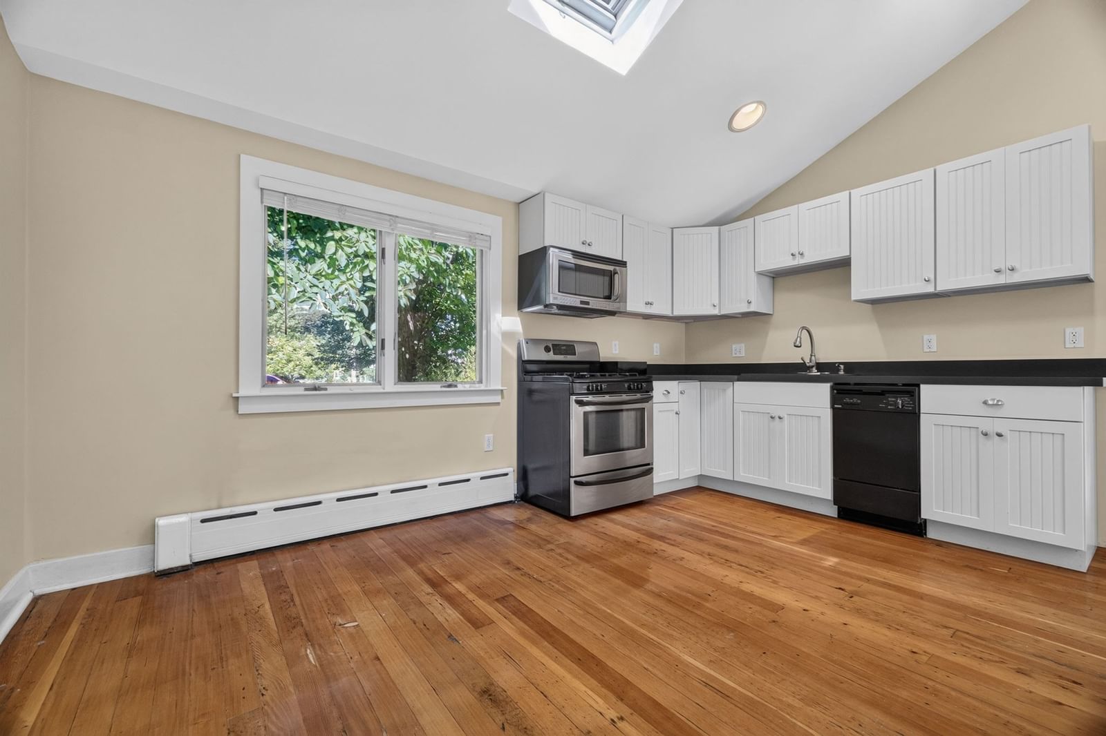 10 Hayward St Randolph — Photo 5 of 35