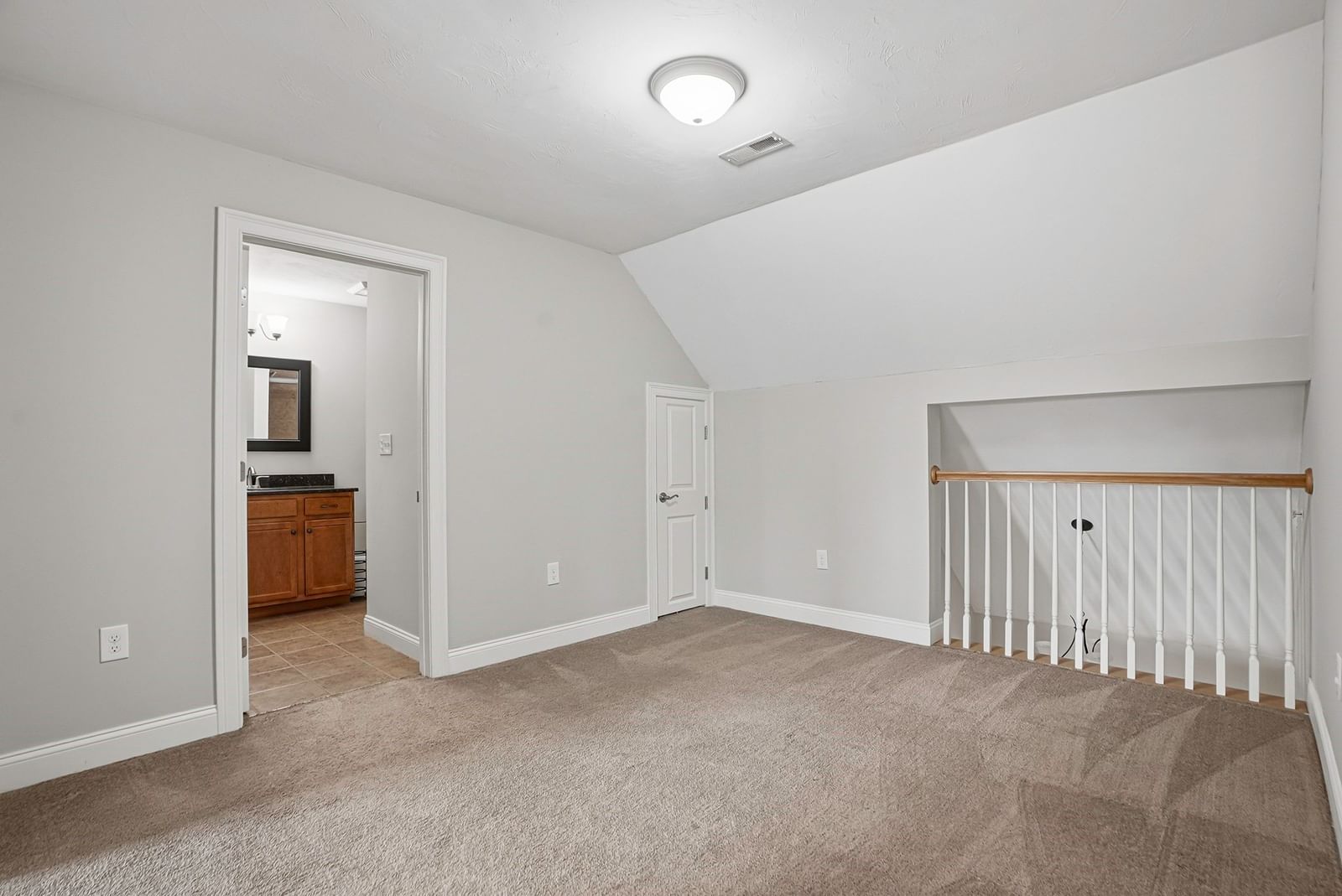 3 Woodbridge Court #3 Grafton — Photo 31 of 42
