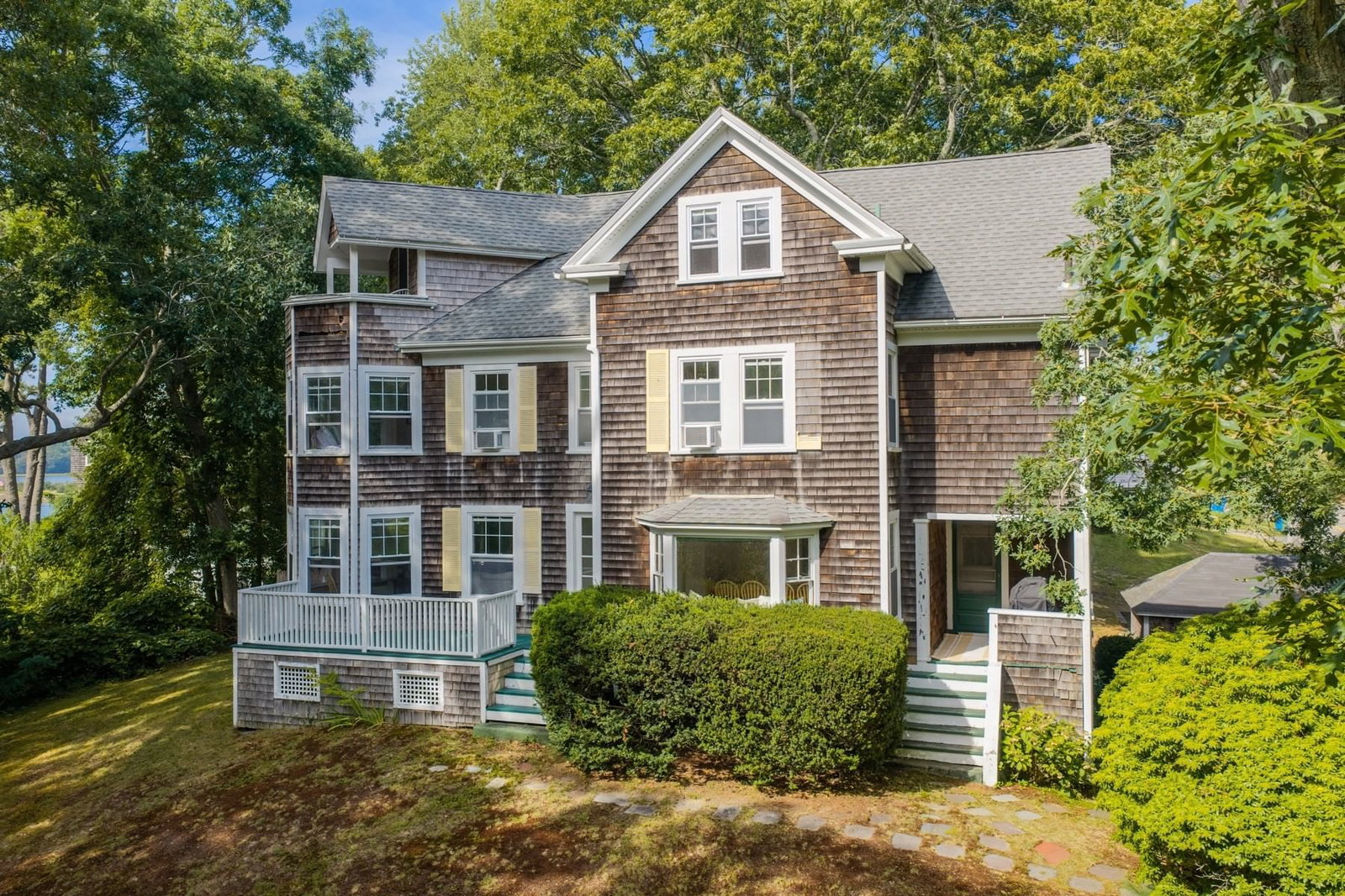 34 Pequossett Ave Falmouth — Photo 1 of 42