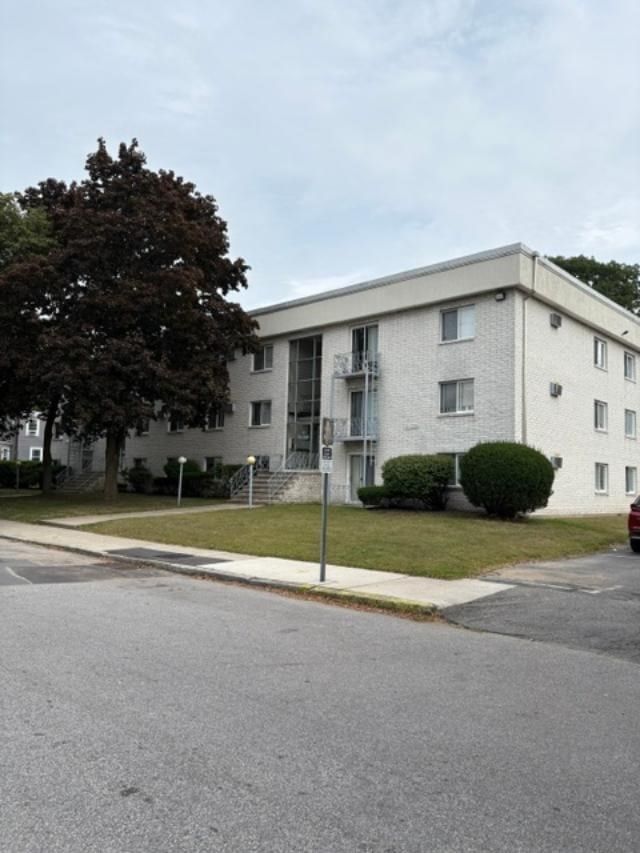24 Inman St Unit 3