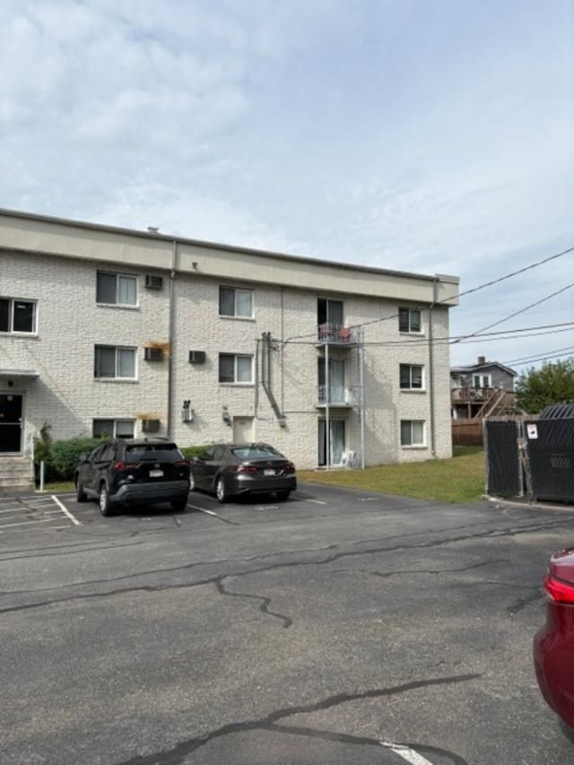 24 Inman St #3 Lawrence — Photo 2 of 14