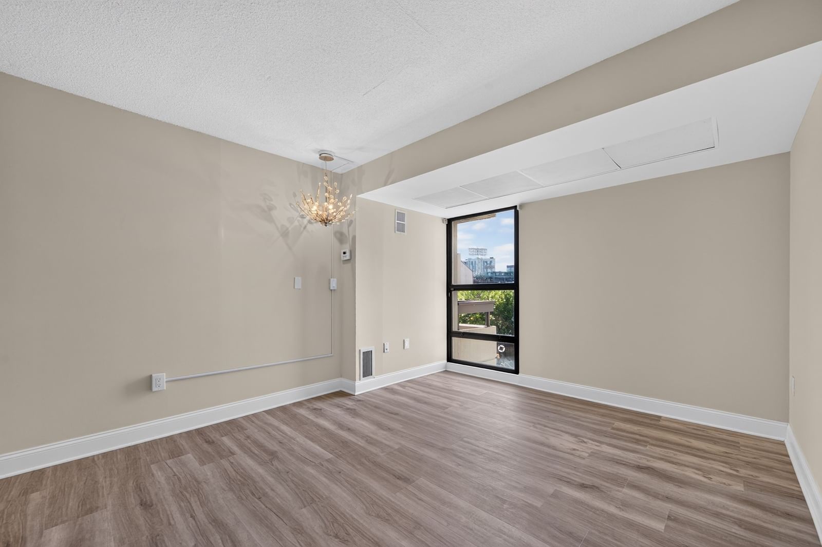 566 Commonwealth Ave #308 Boston — Photo 13 of 25