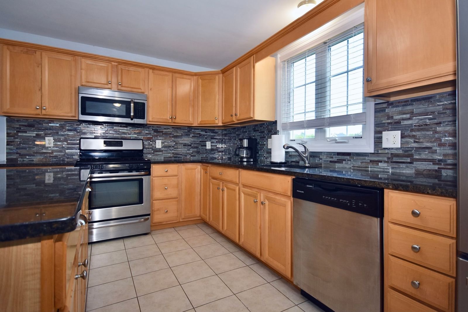 581 Plymouth St #581 Middleboro — Photo 7 of 23