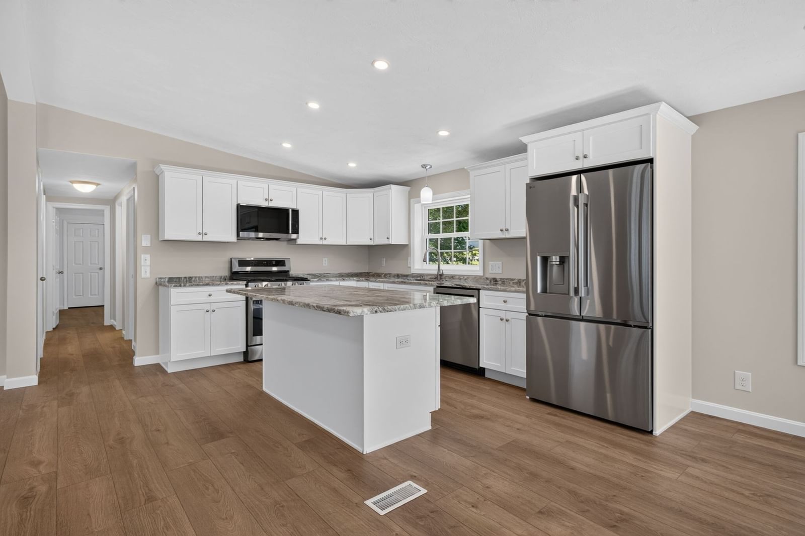 14 Amber Way Raynham — Photo 13 of 34