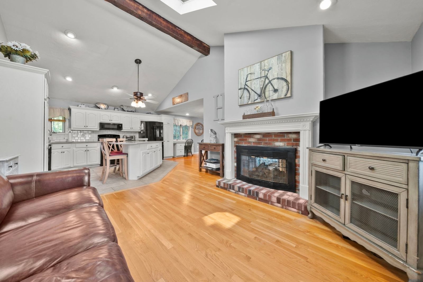 31 Columbus Road Woburn — Photo 16 of 38