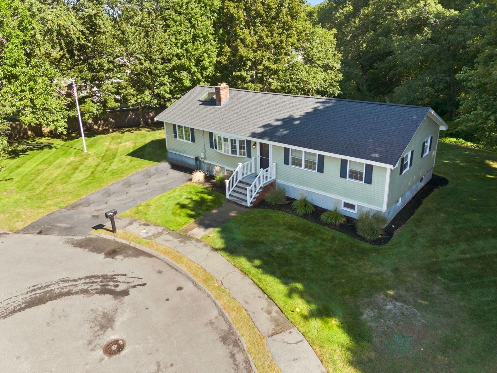 31 Columbus Road Woburn — Photo 3 of 38