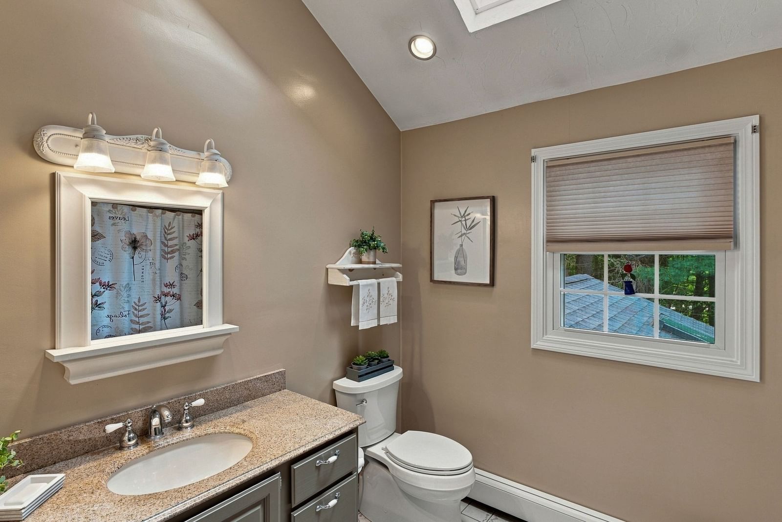 7 Doucette Dr Marlborough — Photo 28 of 38