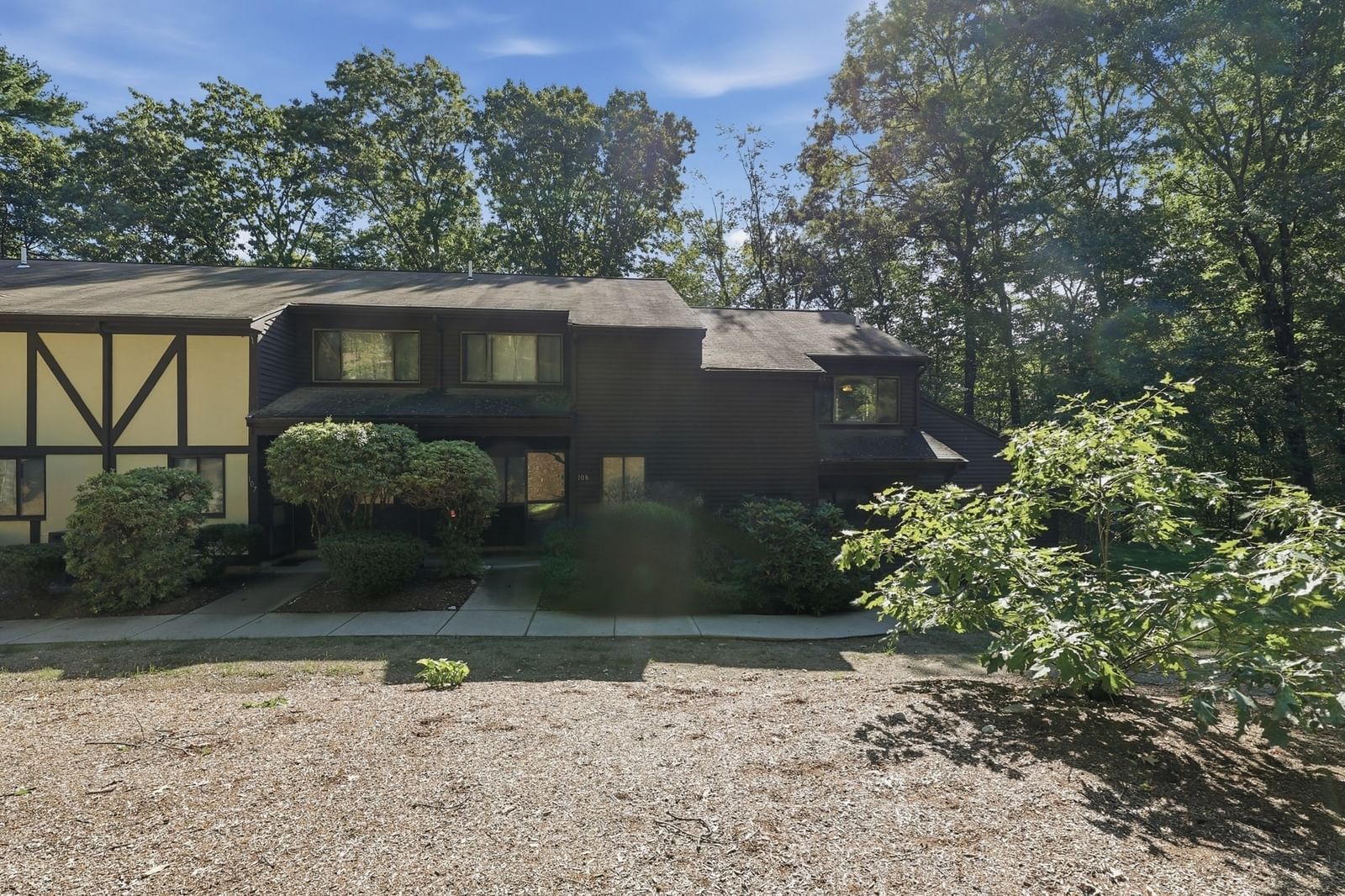 109 Highwood Drive #109 Franklin — Photo 2 of 27