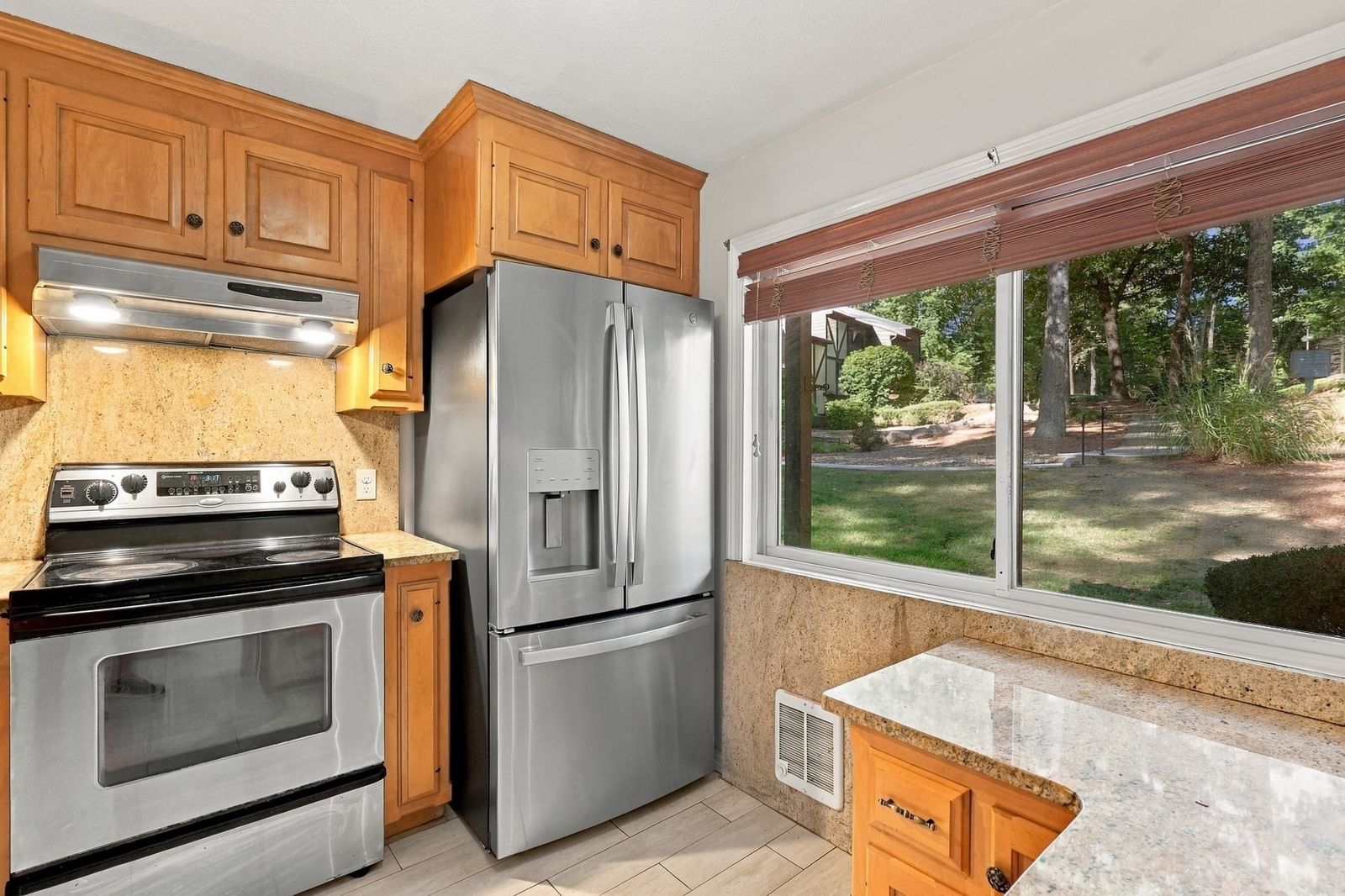 109 Highwood Drive #109 Franklin — Photo 4 of 27