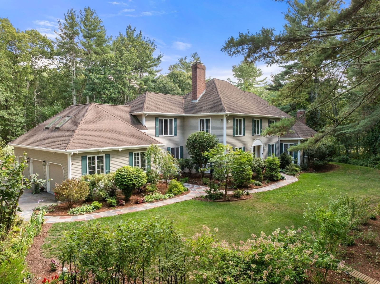 40 Grand Hill Dr Dover — Photo 1 of 37