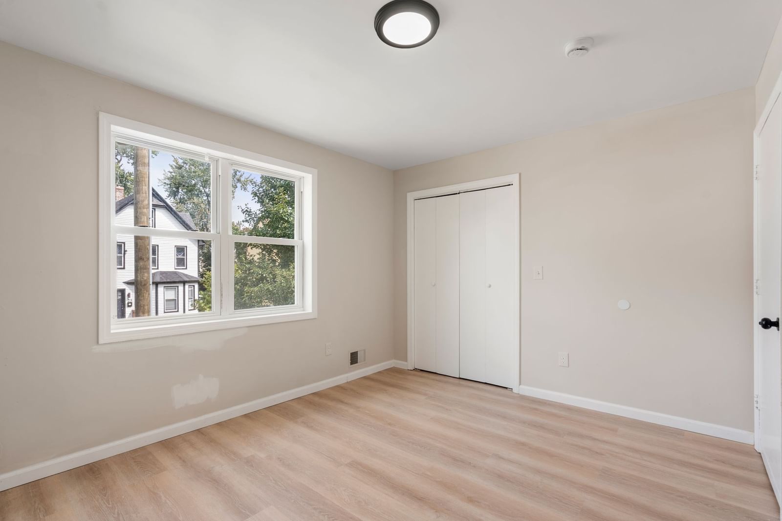 28 Dawes St Springfield — Photo 16 of 42
