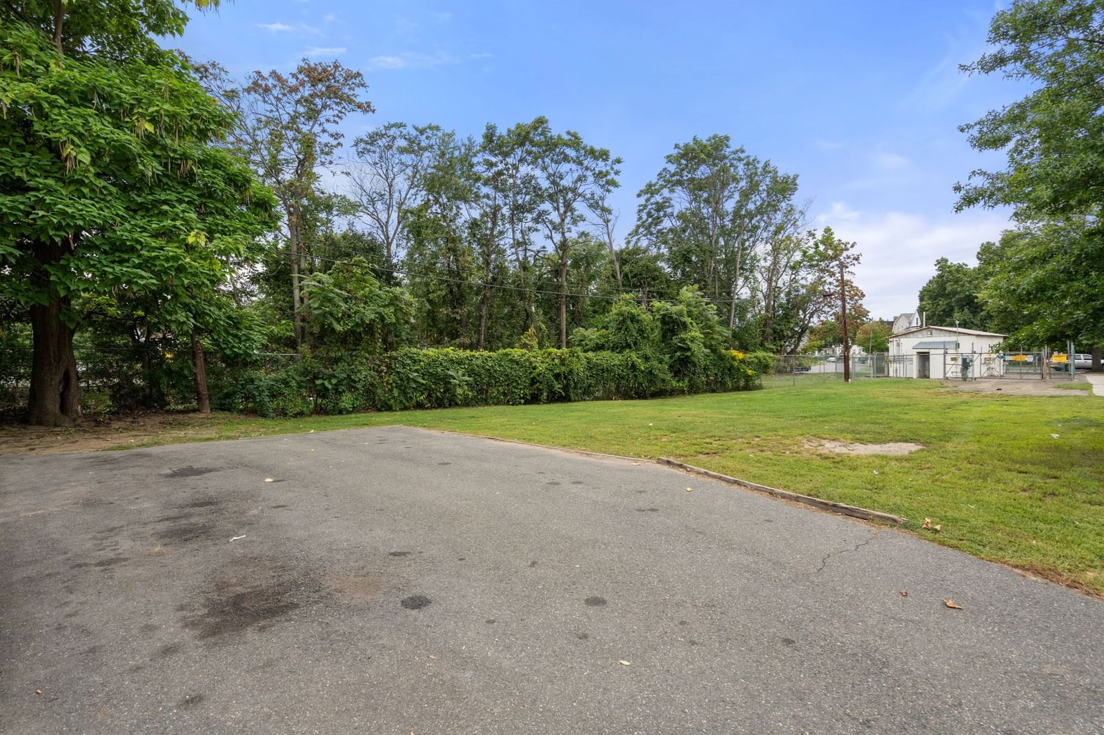 28 Dawes St Springfield — Photo 41 of 42