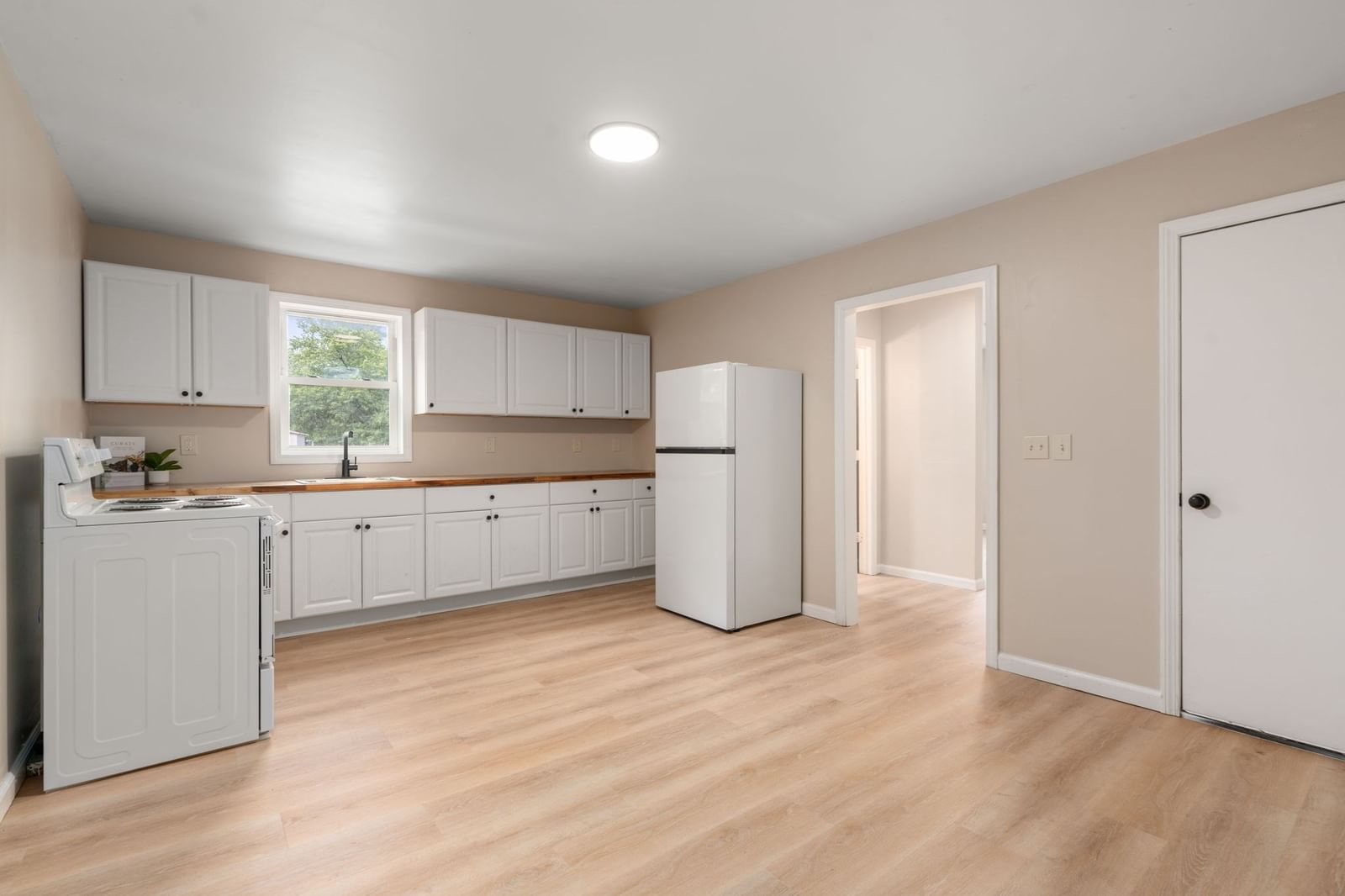 28 Dawes St Springfield — Photo 7 of 42