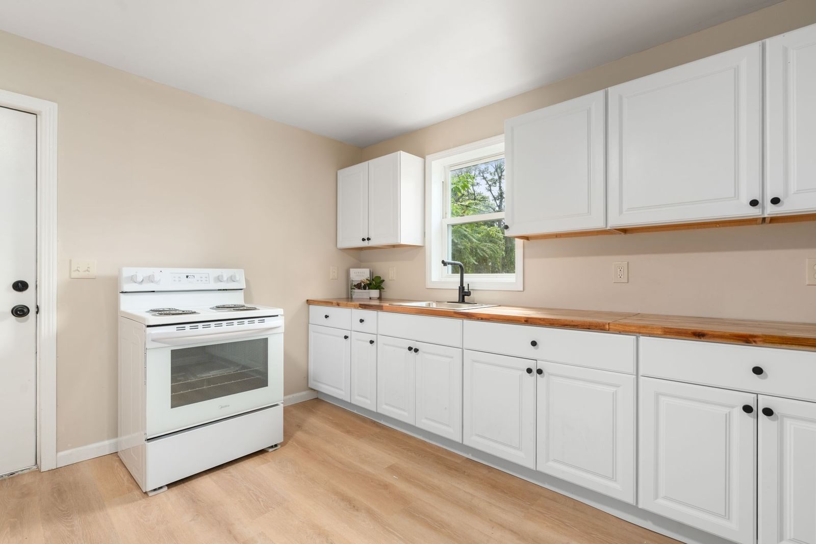 28 Dawes St Springfield — Photo 9 of 42