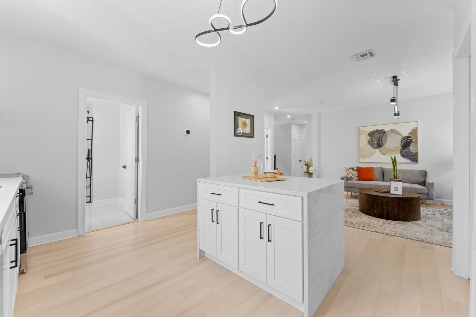 446 Broadway #2 Somerville — Photo 4 of 21