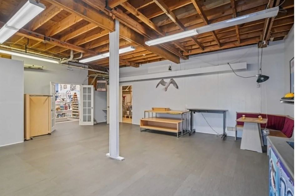 574 Main St Barnstable — Photo 16 of 24