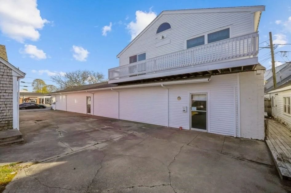 574 Main St Barnstable — Photo 4 of 24