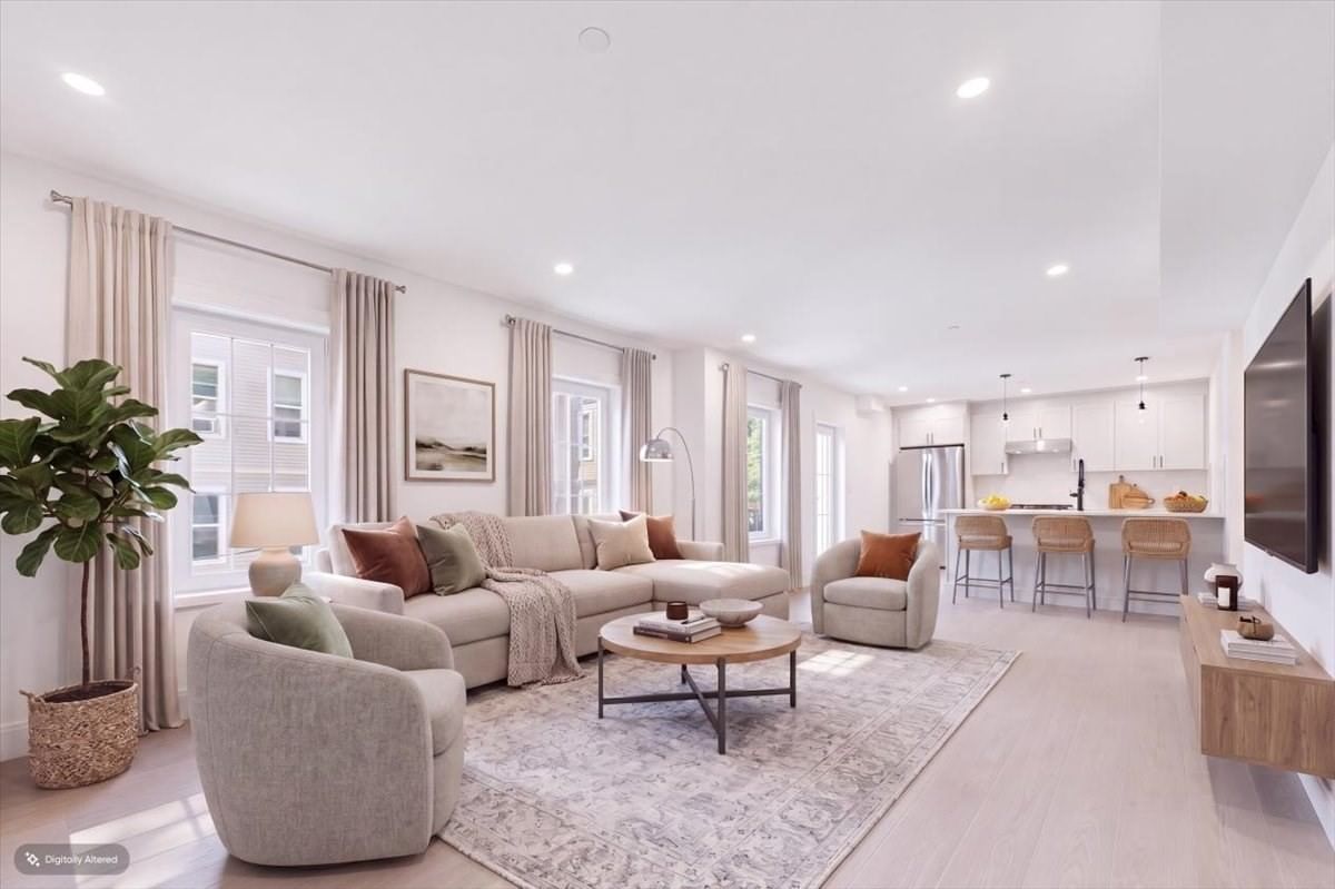 305 Chestnut Ave #3 Boston — Photo 4 of 33