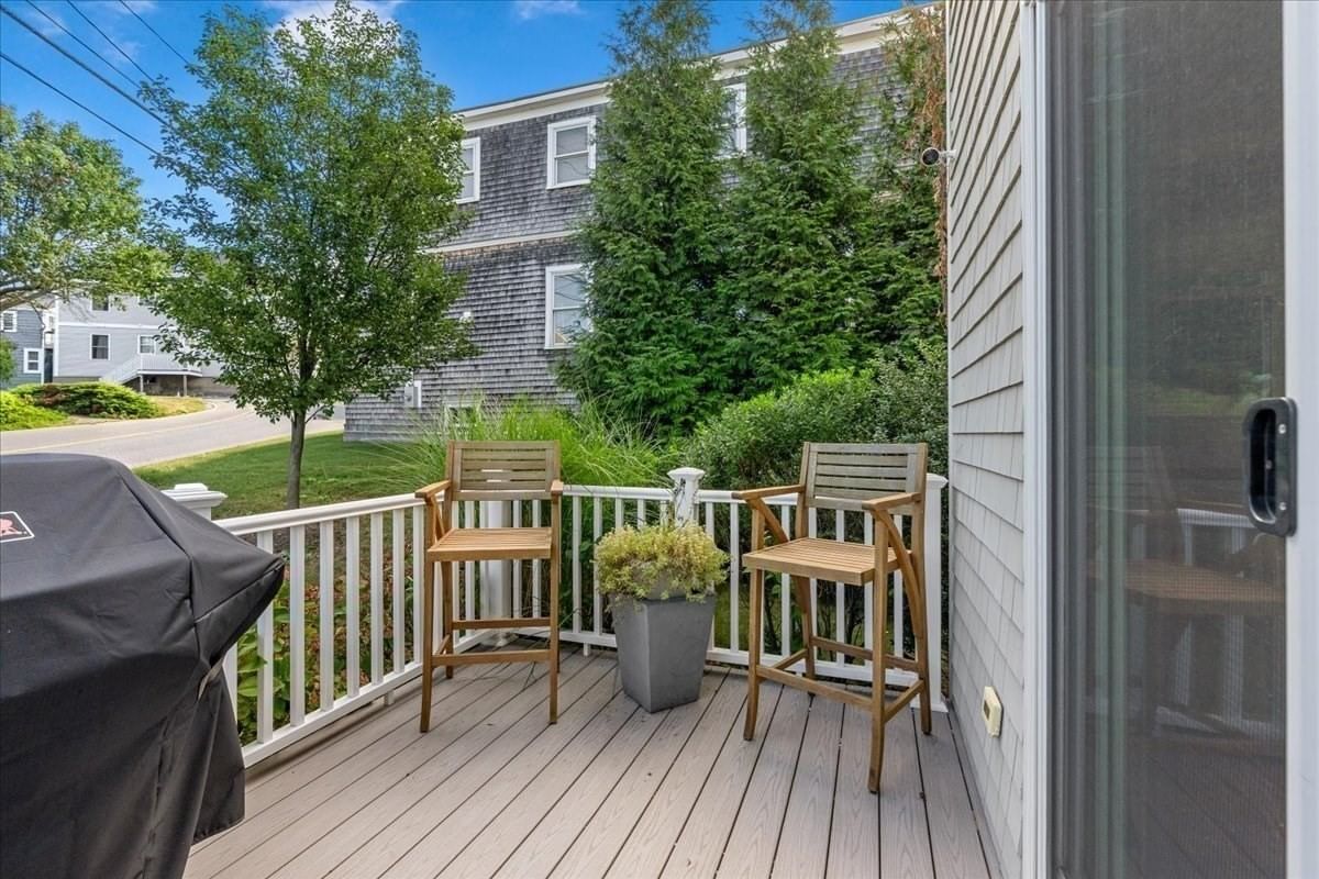 11 Rockland Circle #1 Hull — Photo 4 of 30
