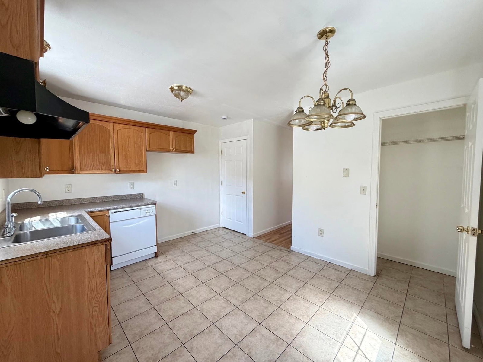 52-54 Reed St Springfield — Photo 8 of 21