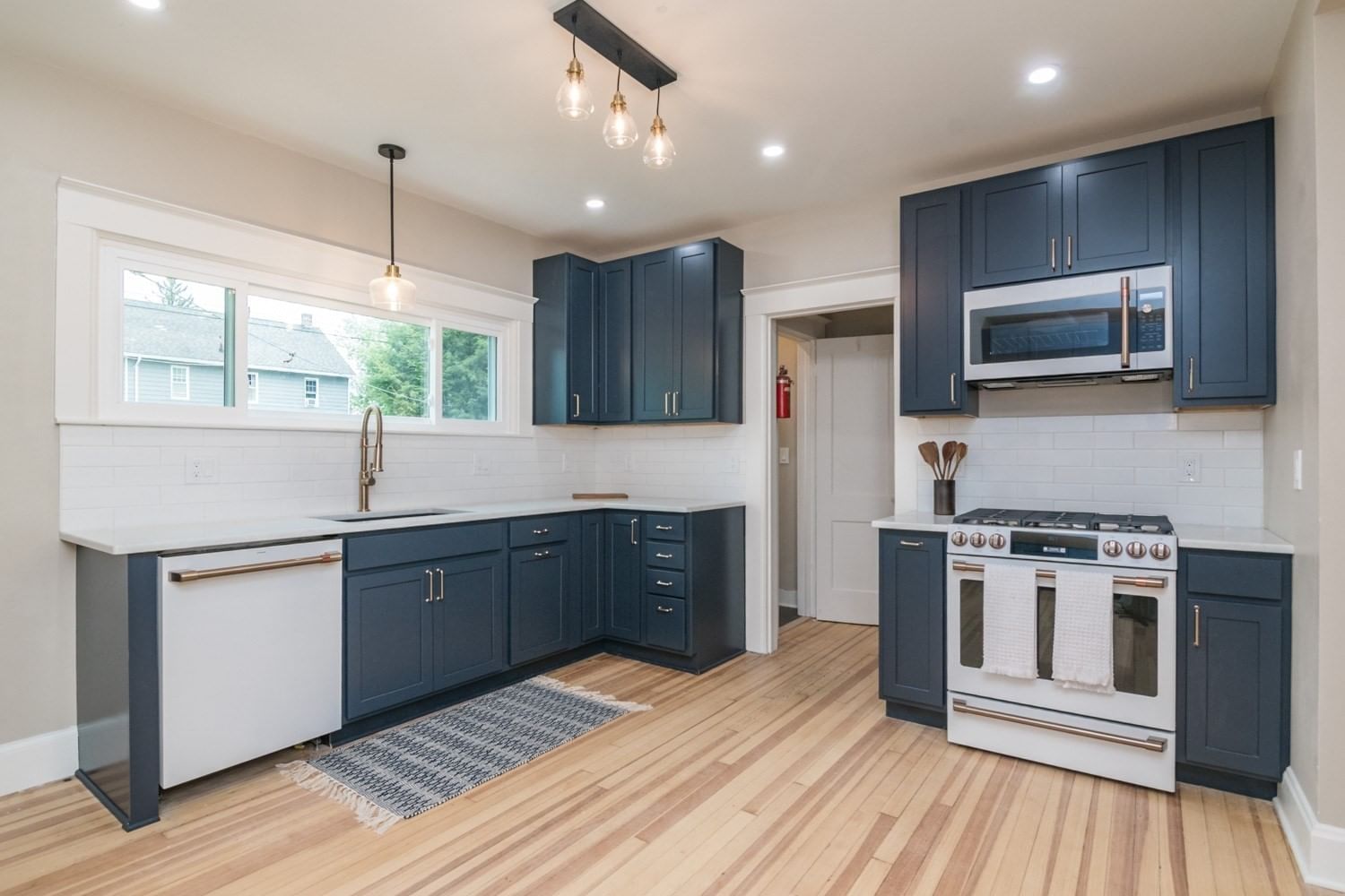 41 Dartmouth St Holyoke — Photo 16 of 42