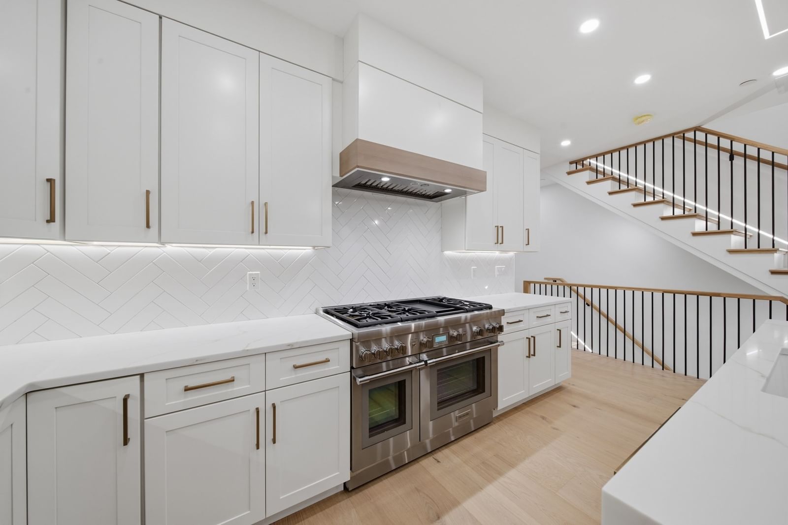 421 East Sixth Street #3 Boston — Photo 7 of 31