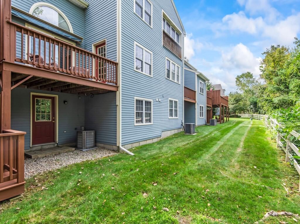 92 Colonial Dr #92 Sturbridge — Photo 38 of 42