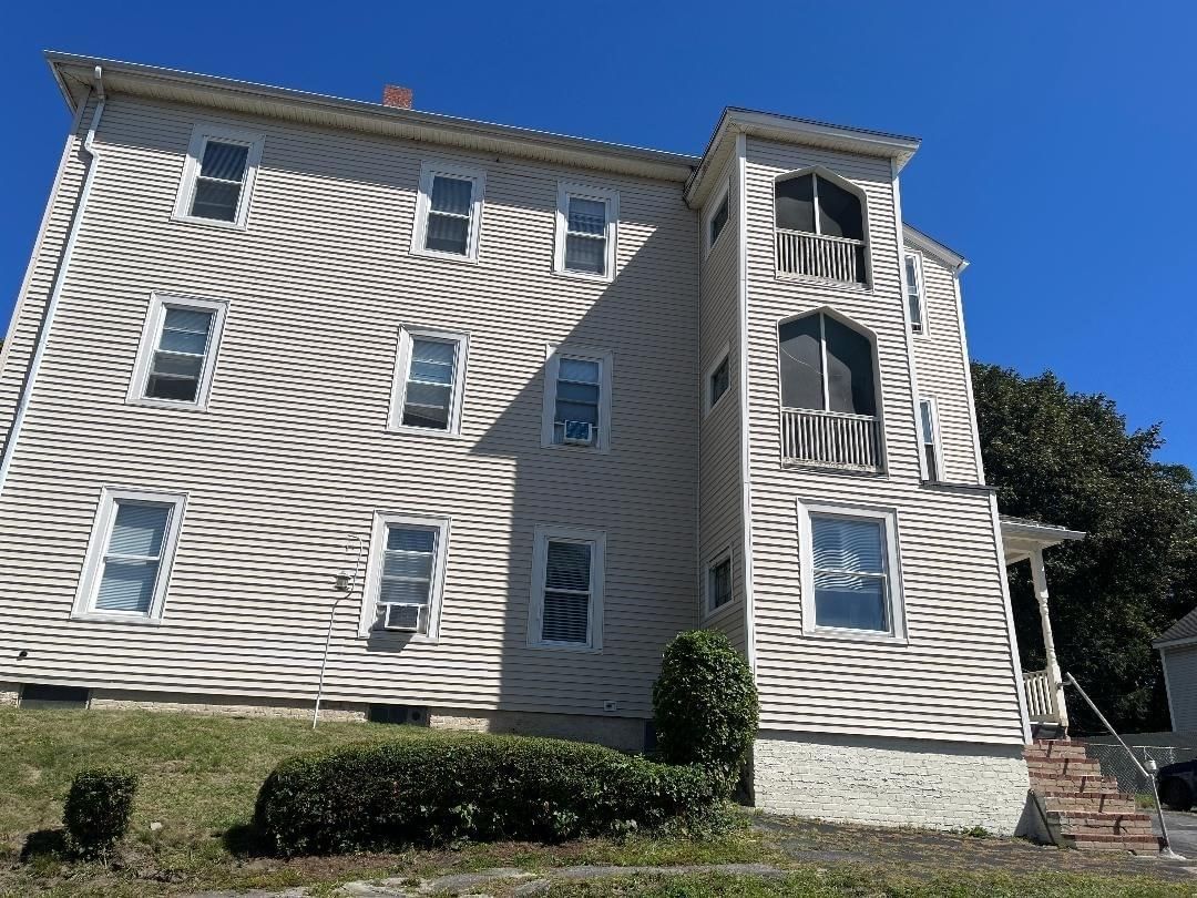 7 Maxwell St Worcester — Photo 2 of 42