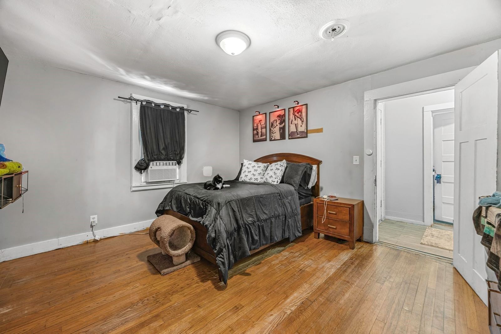 30 Santa Barbara Springfield — Photo 11 of 23