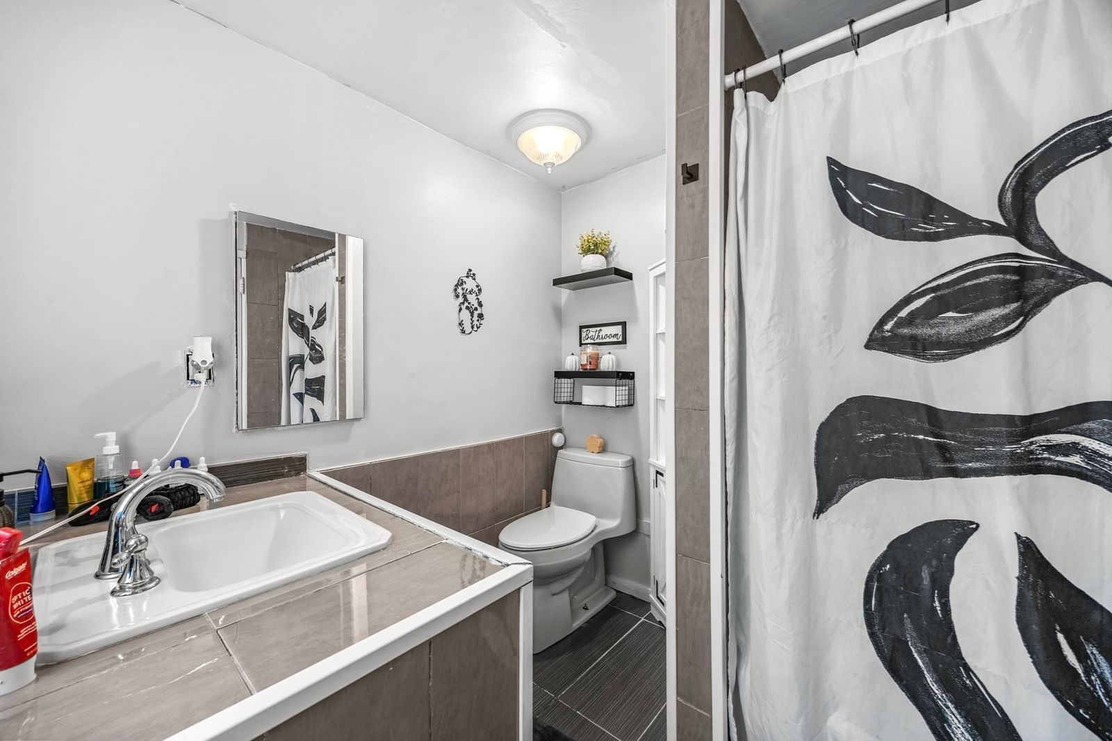 30 Santa Barbara Springfield — Photo 12 of 23