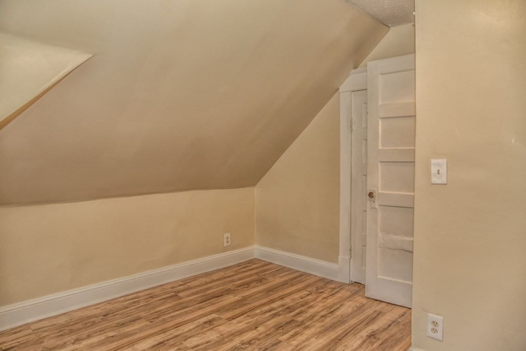 30 Santa Barbara Springfield — Photo 22 of 23