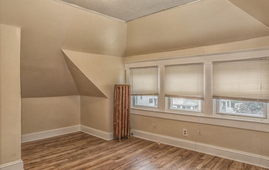 30 Santa Barbara Springfield — Photo 23 of 23