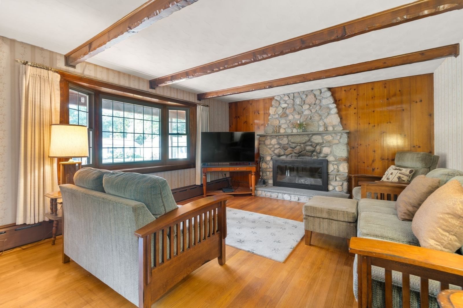 283 Hamlin St Acushnet — Photo 6 of 37
