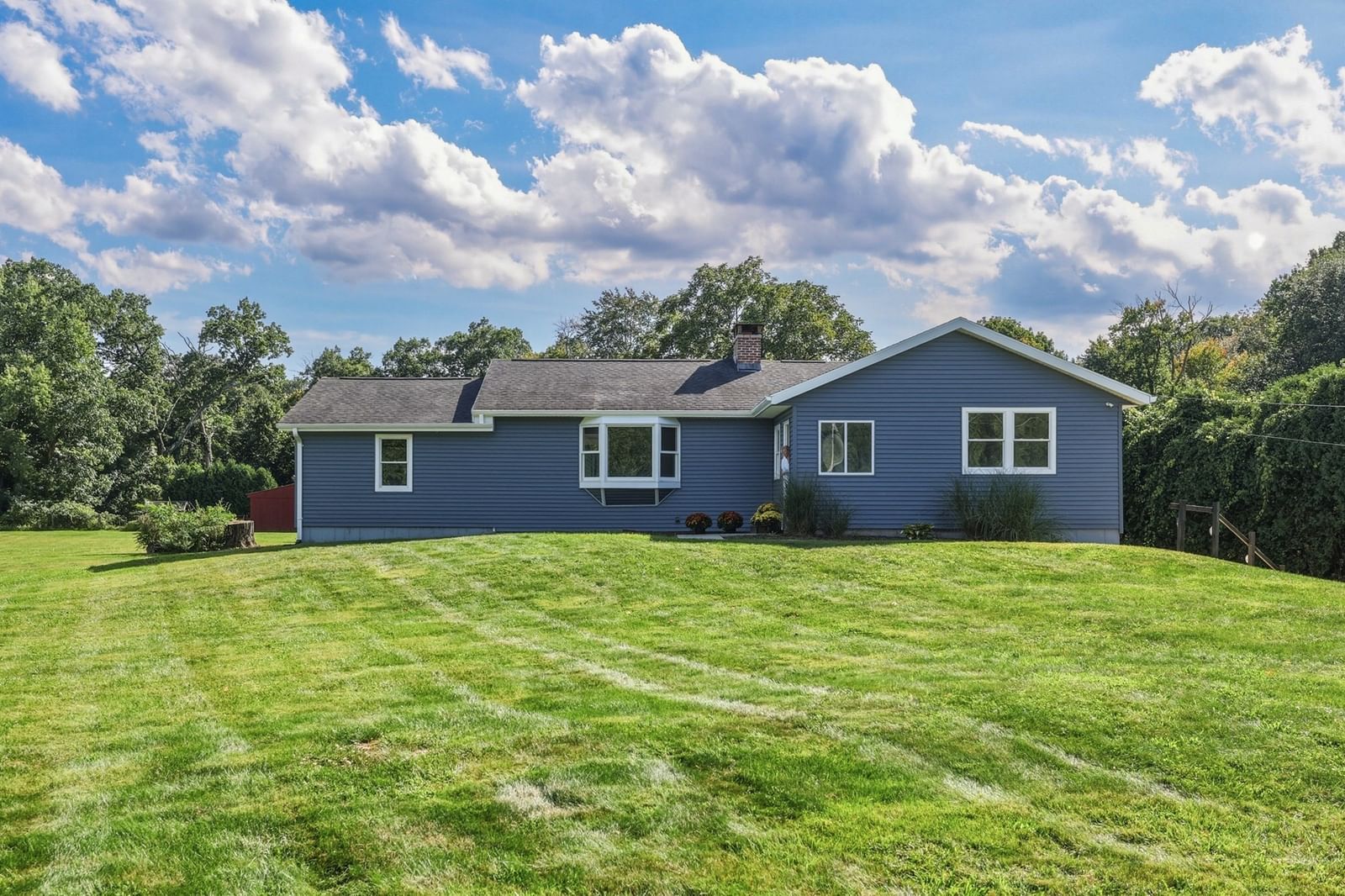 Property at 27 Huntington Rd, Hadley, MA 01035