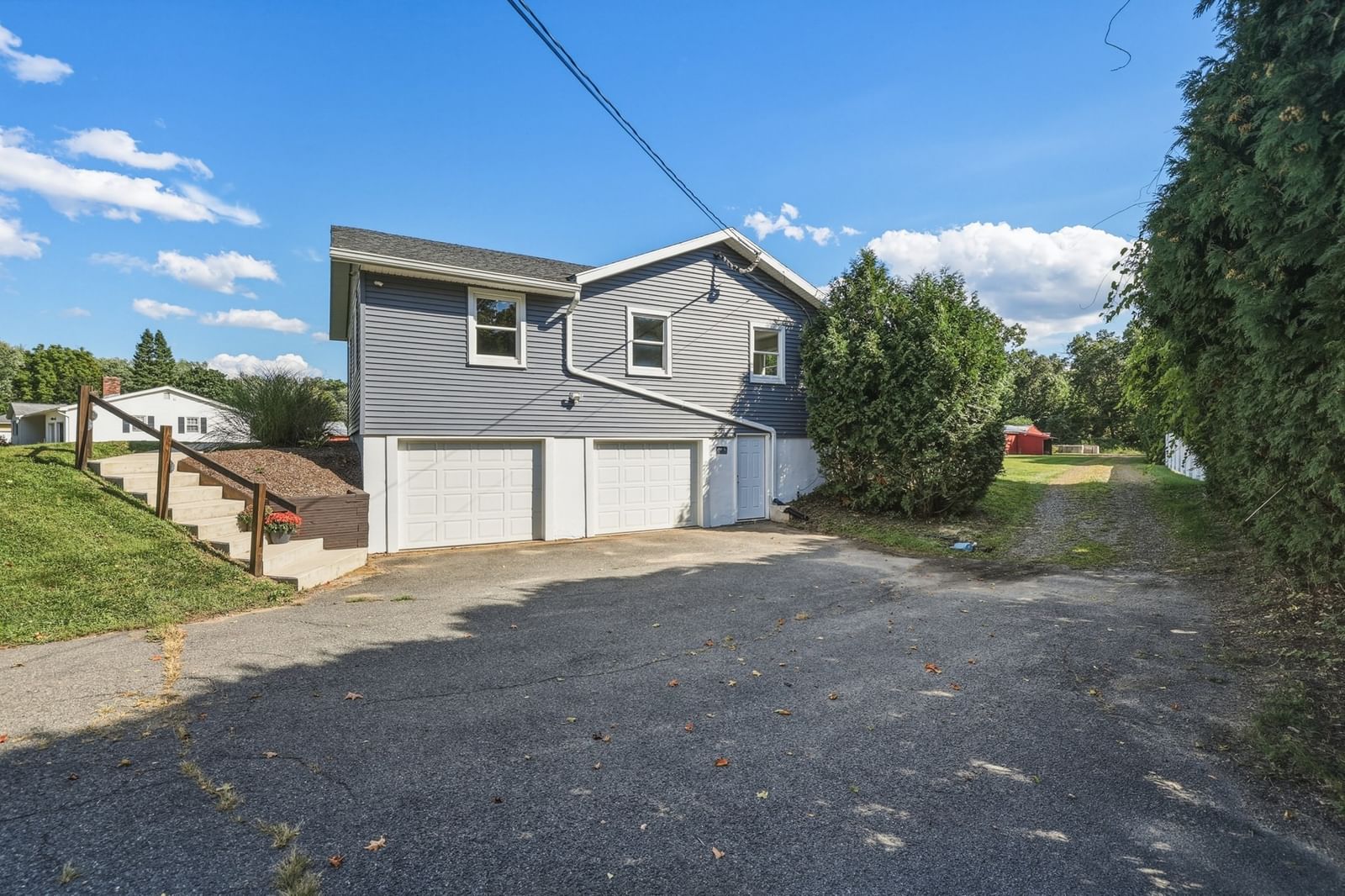 27 Huntington Rd Hadley — Photo 2 of 40