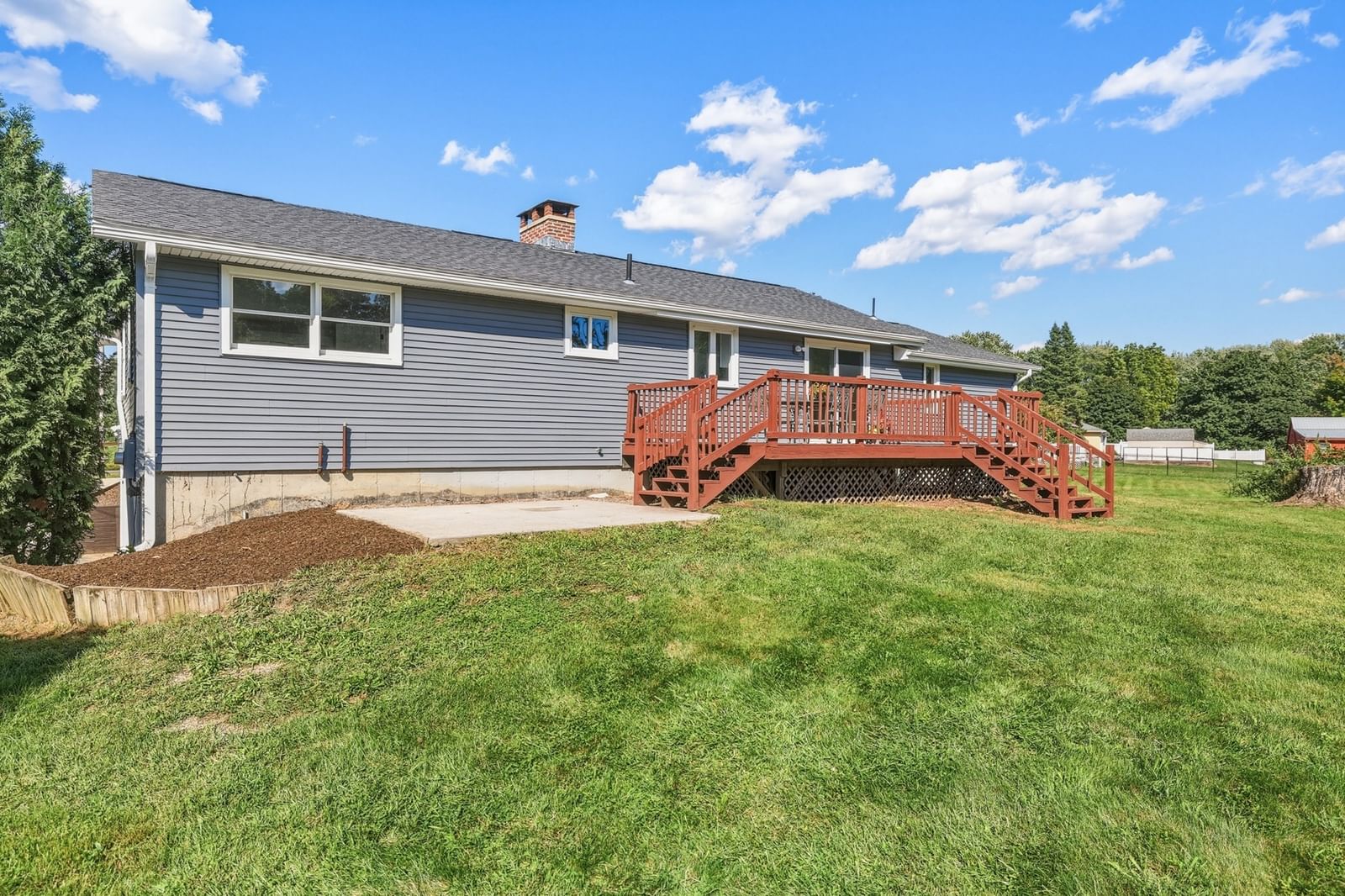 27 Huntington Rd Hadley — Photo 3 of 40