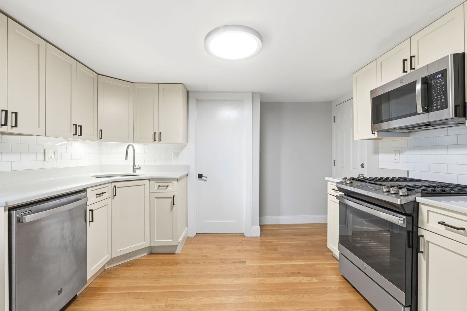 57 Hemman St Boston — Photo 2 of 25