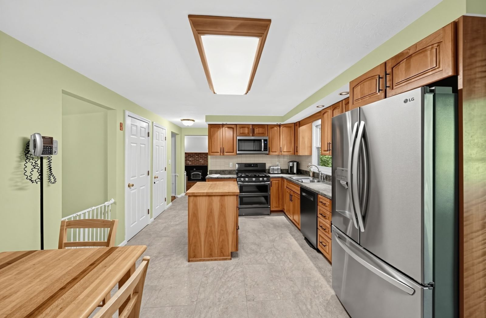 6 Woodview Dr Hubbardston — Photo 9 of 40
