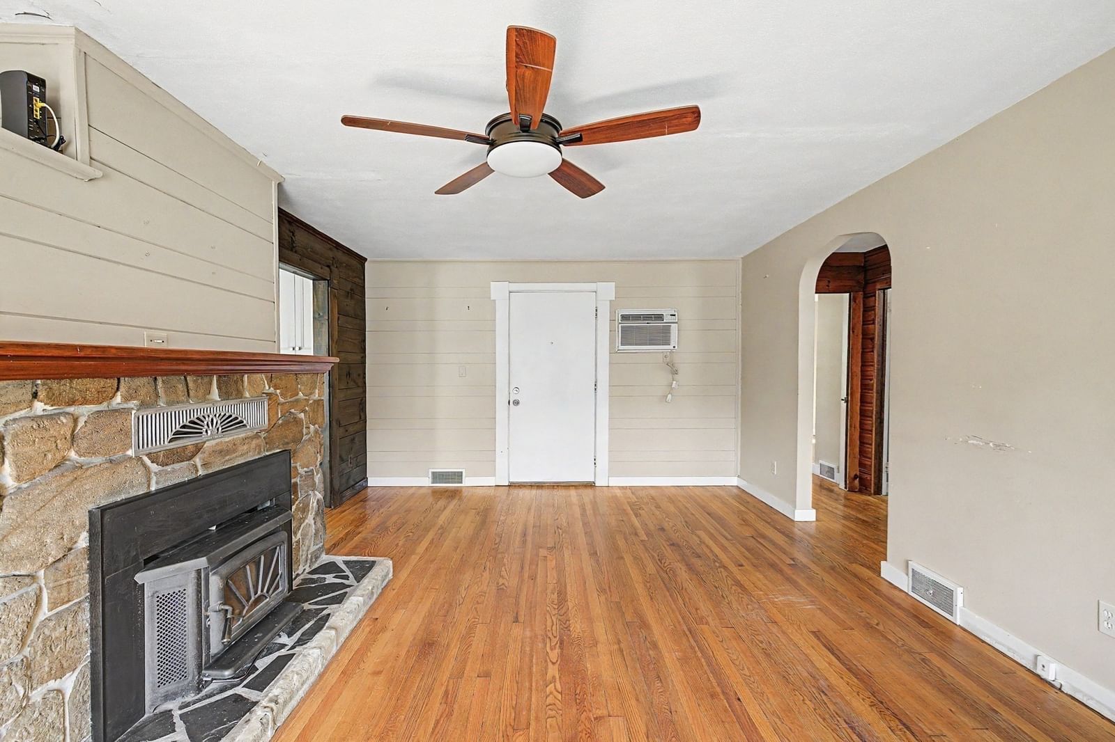 1161 E Mountain Rd Westfield — Photo 12 of 28