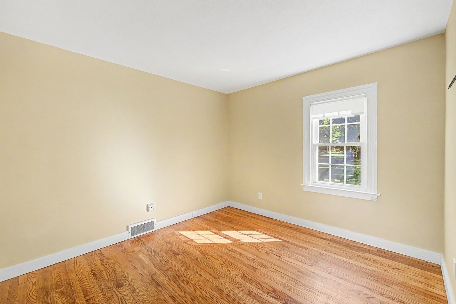 1161 E Mountain Rd Westfield — Photo 13 of 28