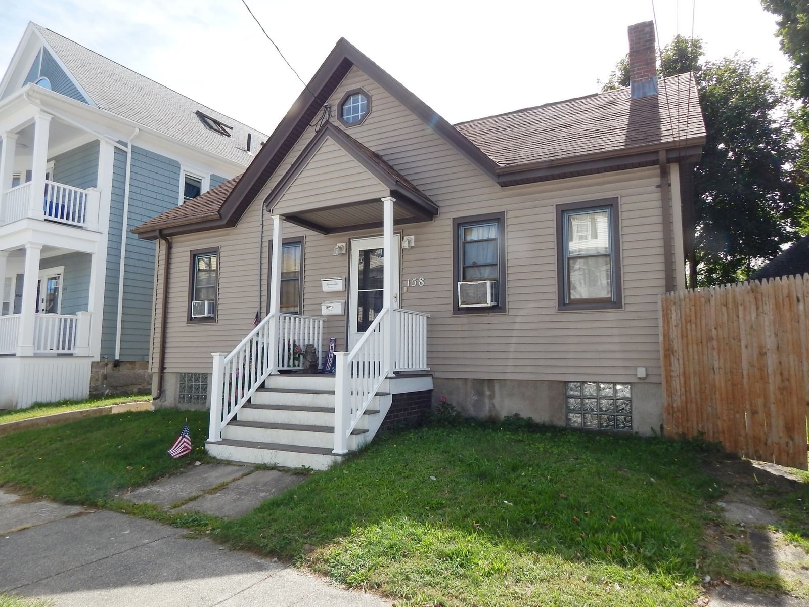 158 Adams St New Bedford — Photo 2 of 23
