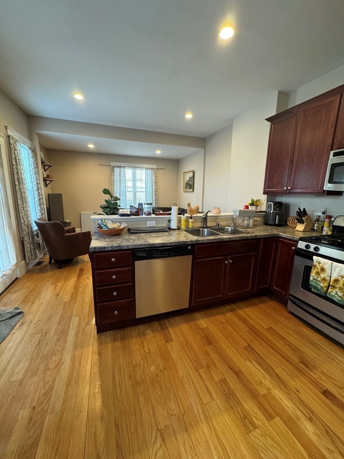 65-67 Surrey Boston — Photo 12 of 35