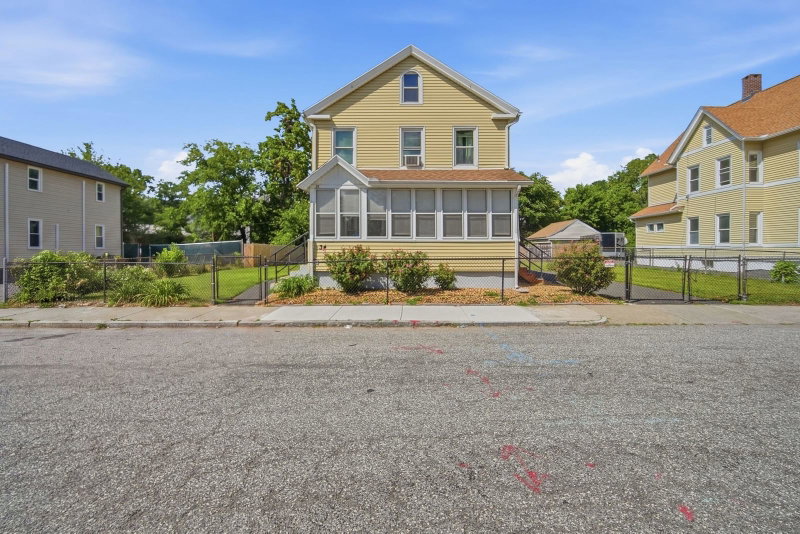 34 Ashley St